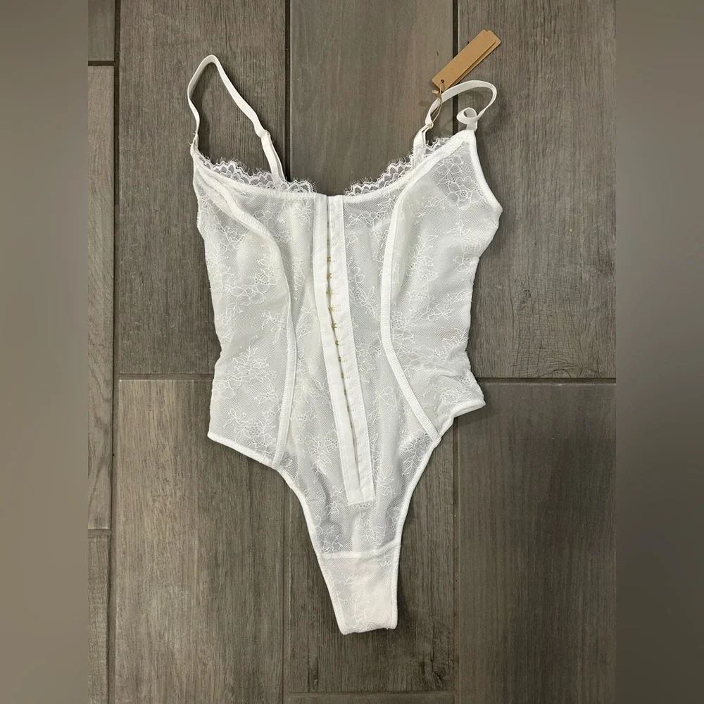 NWT SHAPELLX Lace Bodysuit Tummy Control Shapewear Backless Body Suits Thongs